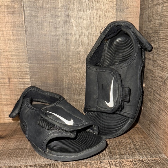 Nike‎ toddler  Sandals-size 6 - Picture 1 of 9